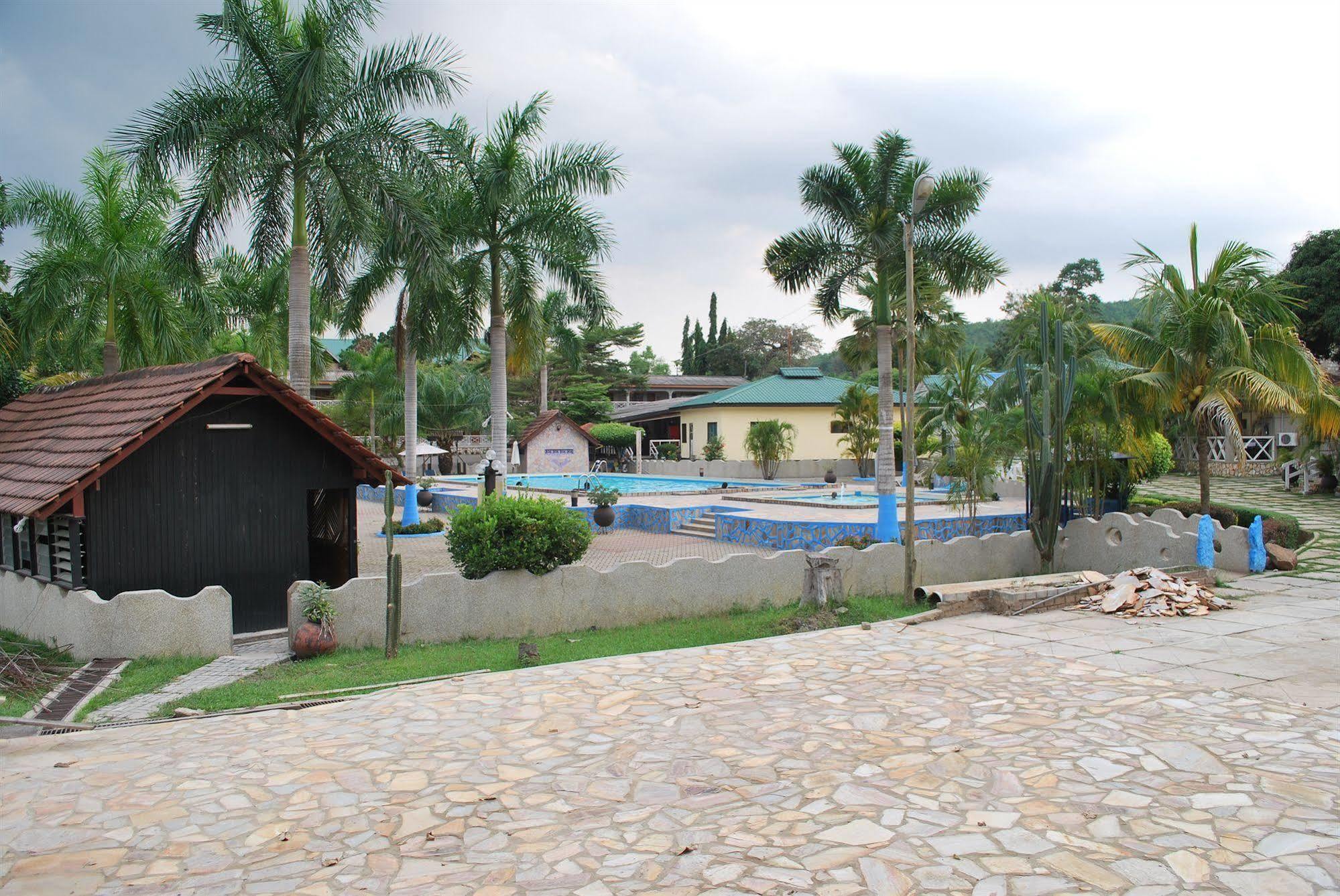 Akosombo Continental Hotel Exterior photo
