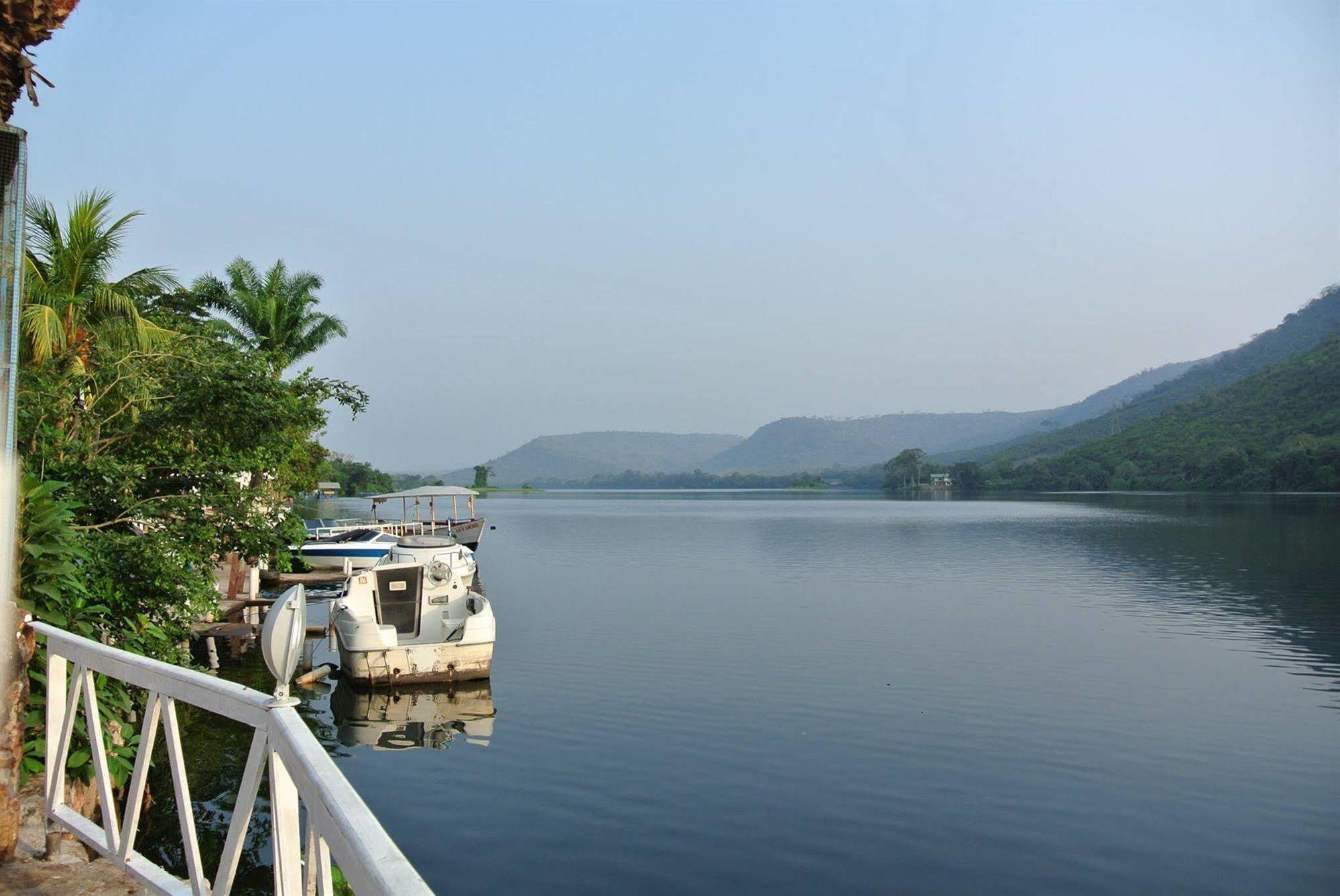 Akosombo Continental Hotel Exterior photo