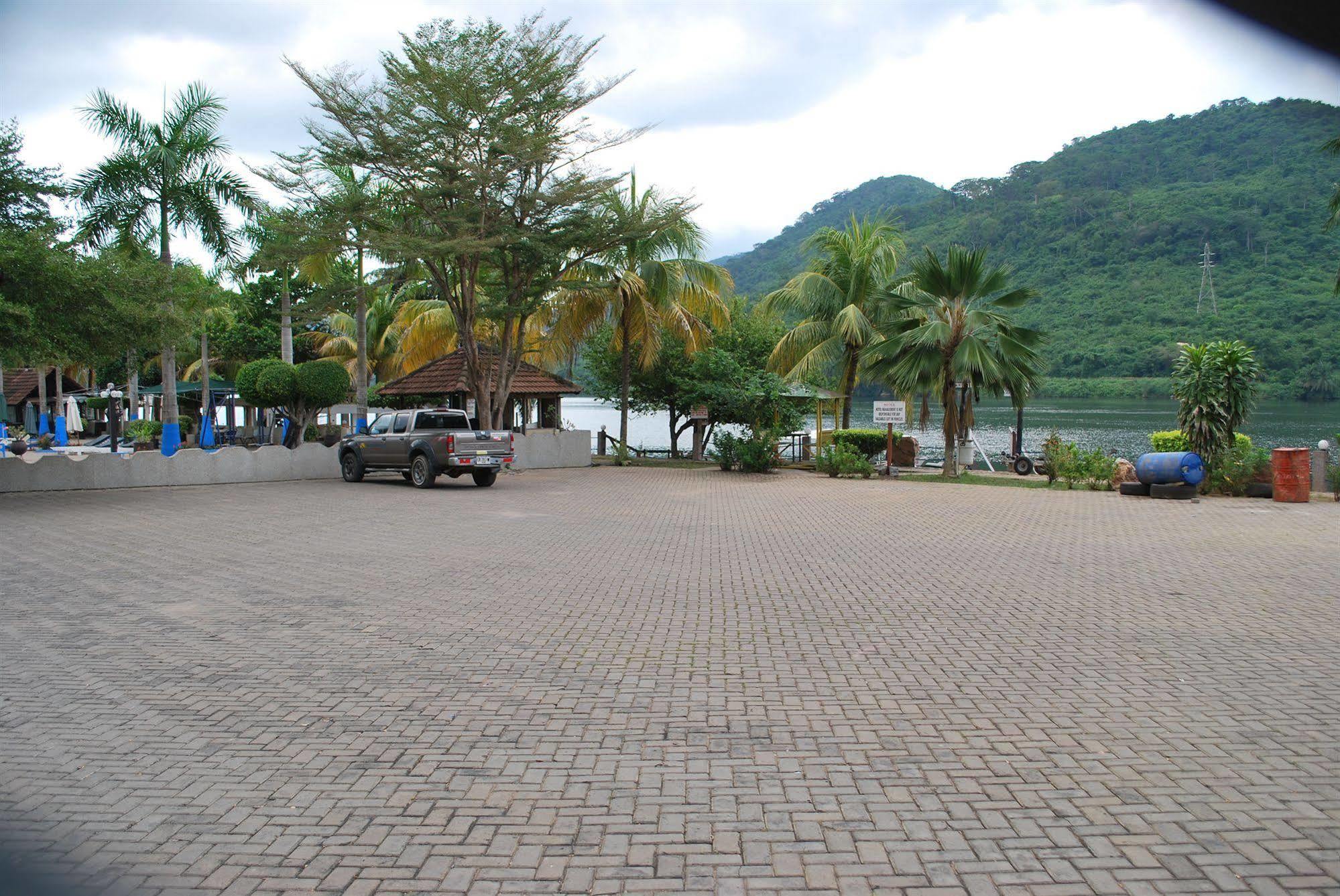 Akosombo Continental Hotel Exterior photo