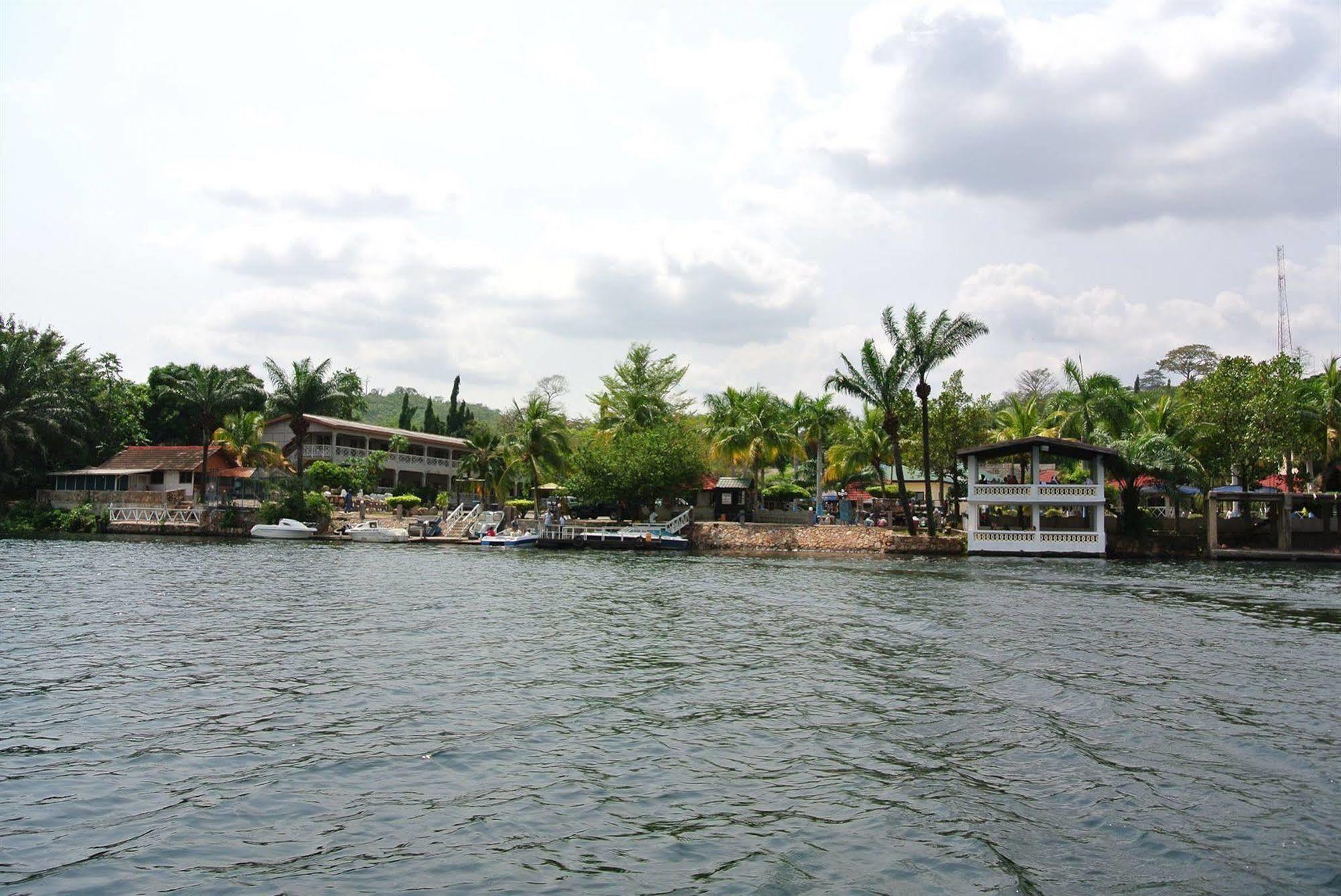 Akosombo Continental Hotel Exterior photo