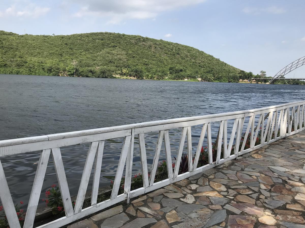 Akosombo Continental Hotel Exterior photo