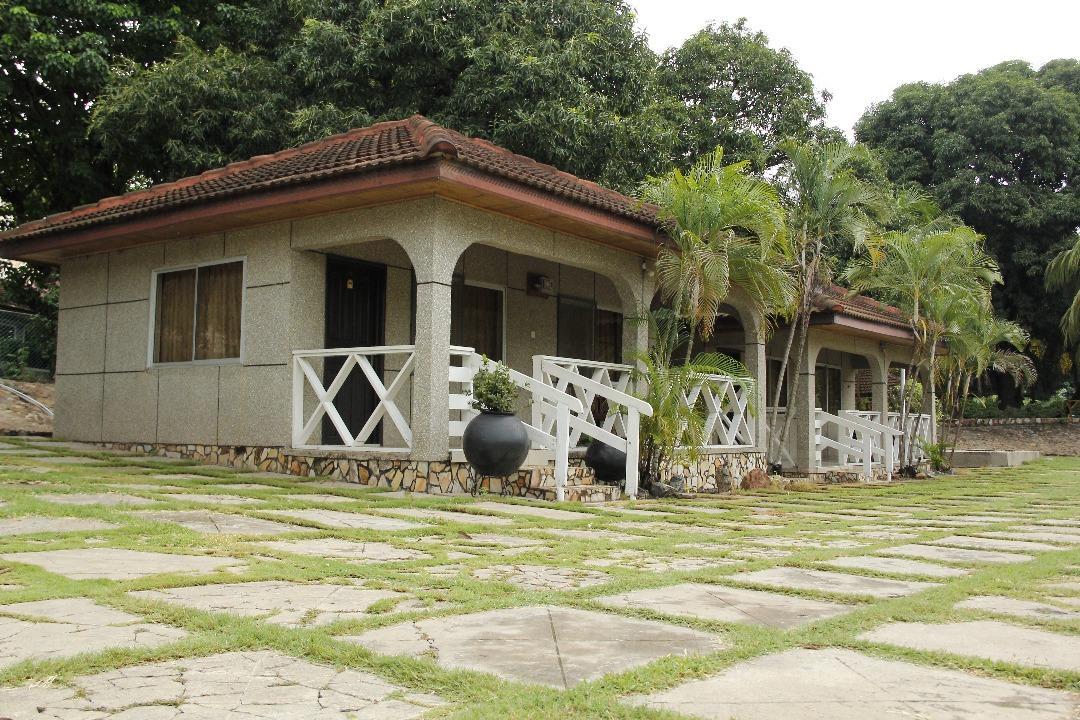 Akosombo Continental Hotel Exterior photo